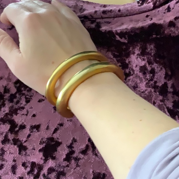 Brook’s Brothers gold plated cuff bracelet - Picture 4 of 4